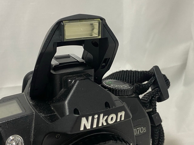 Nikon D70s DSLR Camera Body + Battery / Tested - photo 4