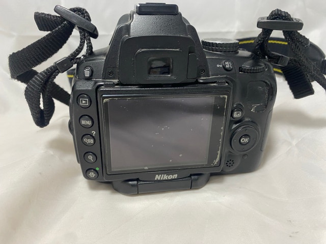 Nikon D5000 DSLR Camera Body - 23k Shutter Count - photo 2