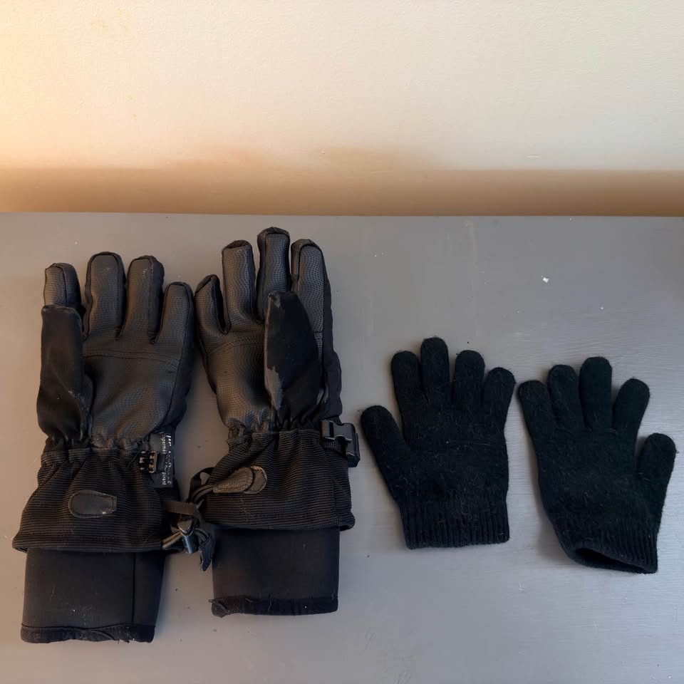 Kids WP Ski Gloves & Nike Knit Gloves. SIZE 6-7 Y - photo 2