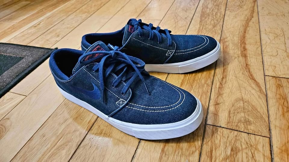 Janozki Nike size 10