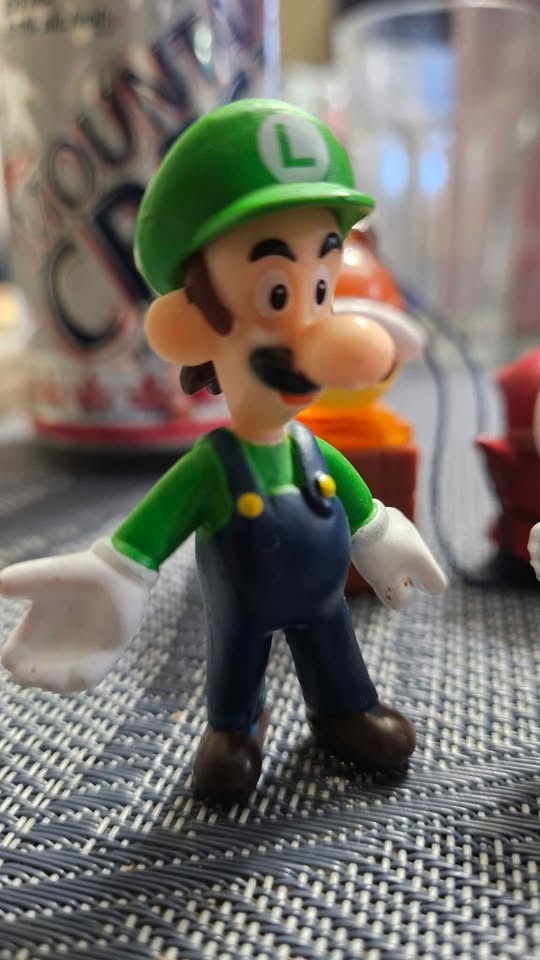 Super Mario Bros toy - photo 2