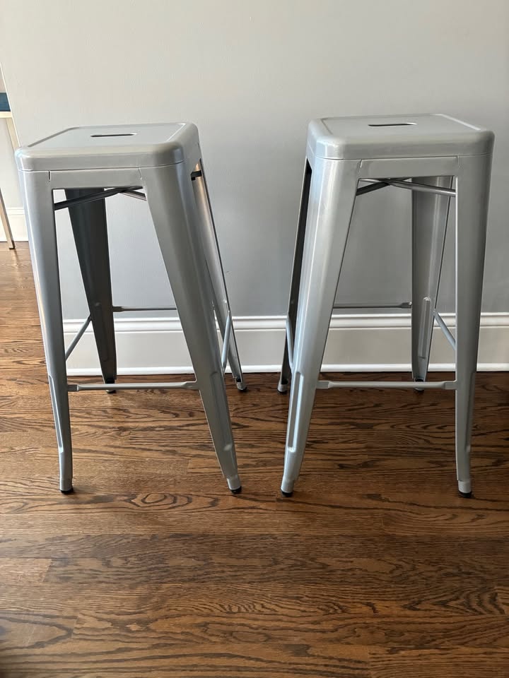 Modern Industrial Metal Bar Stools – Set of 2 – 30.5" – Silver - photo 2