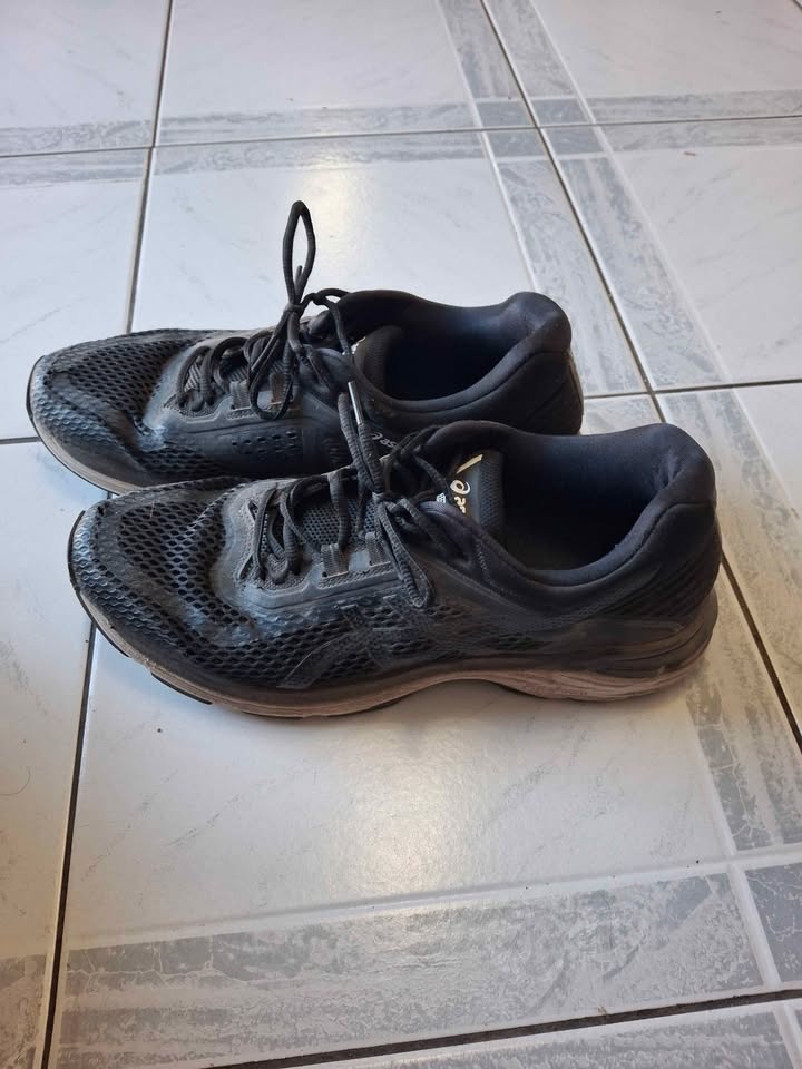 Asics Running Shoes Size 11.5 - photo 2