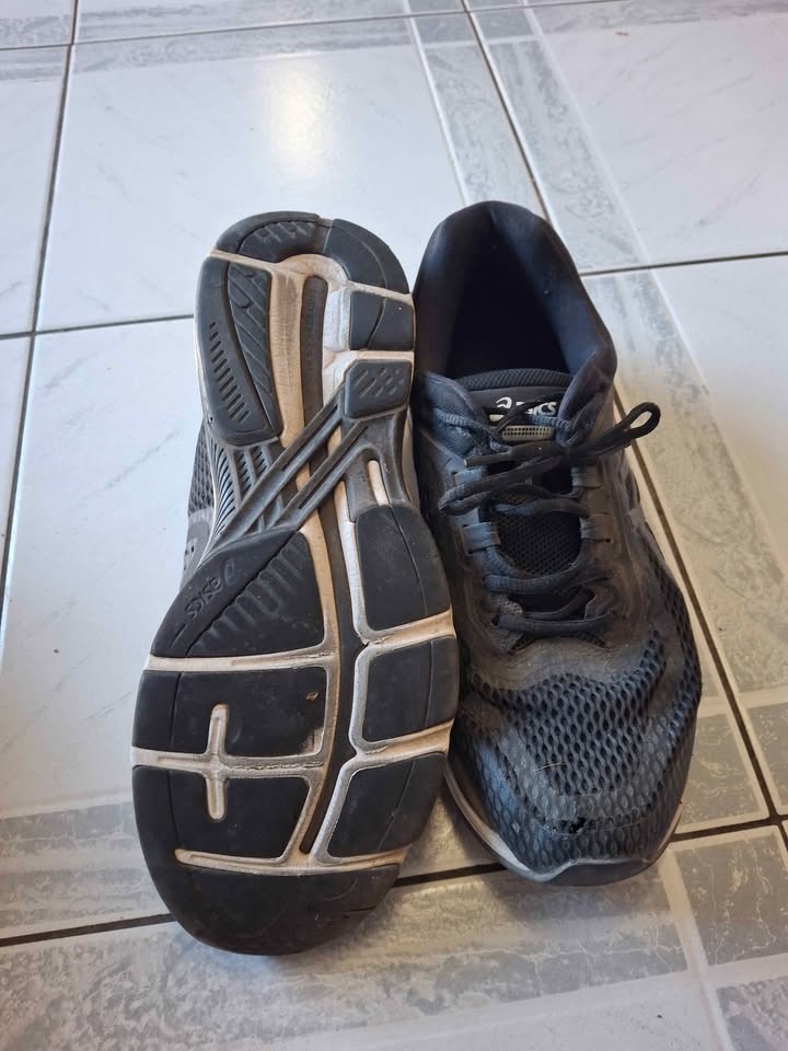 Asics Running Shoes Size 11.5 - photo 3