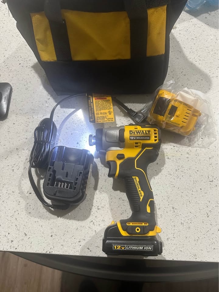 New DEWALT 12V Brushless Cordless Impact Driver Kit - photo 2