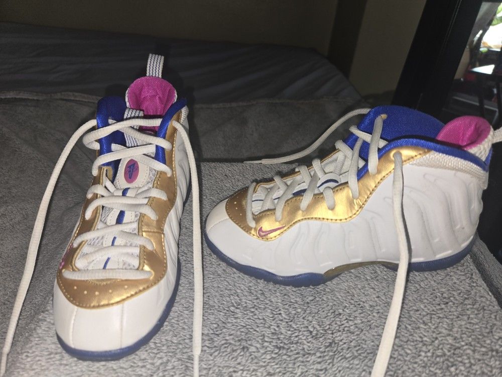 Girl's Jordan's Size 12c