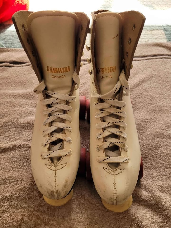 LADIES ROLLER SKATES - SIZE 8 - photo 3