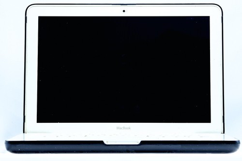 Apple MacBook A1342 13.3" Laptop - MC516LL/A (May, 2010) - photo 4