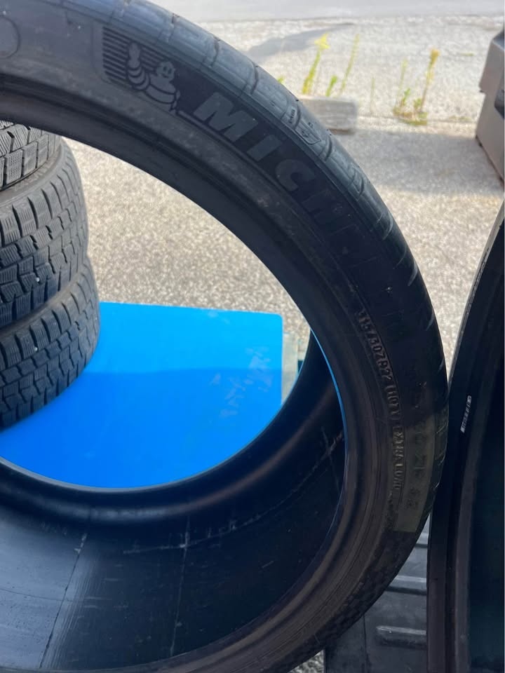 Michelin Pilot 4S Tires - 315/30/22 (Pair) - photo 5