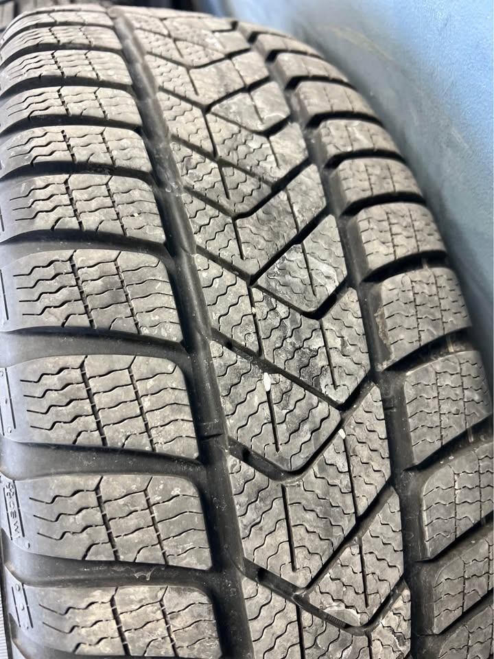 BMW X3 Winter Wheel & Tire Package (18") w/ Sensors - photo 4