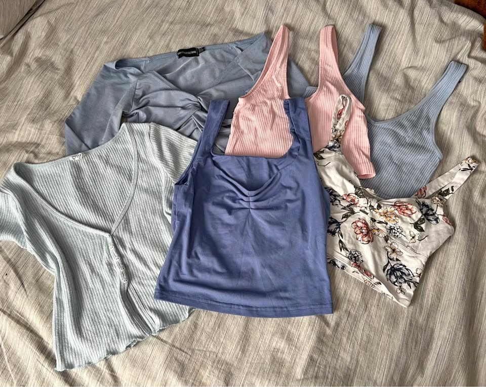 Cute tops!! All Small/X-Small