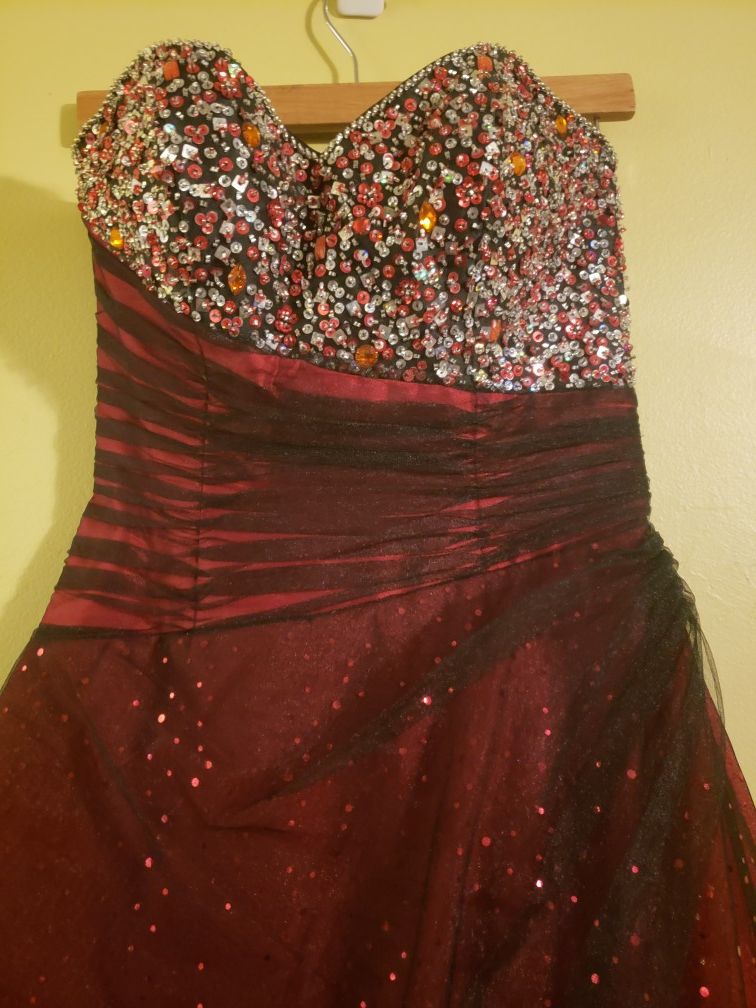 Burgundy Shimmer Dress - Size 7 - photo 4