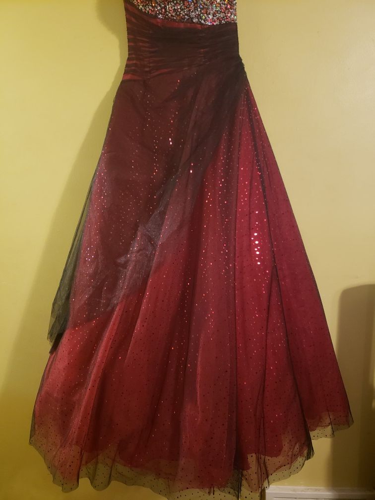 Burgundy Shimmer Dress - Size 7 - photo 5