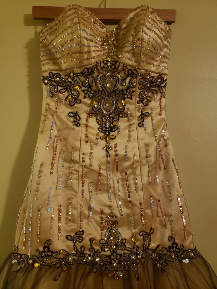 Special Event Dress / Gown - Mustard Yellow - Size 2 - photo 3