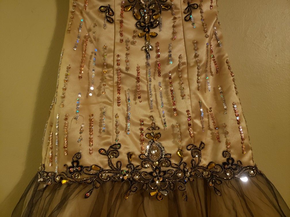 Special Event Dress / Gown - Mustard Yellow - Size 2 - photo 5