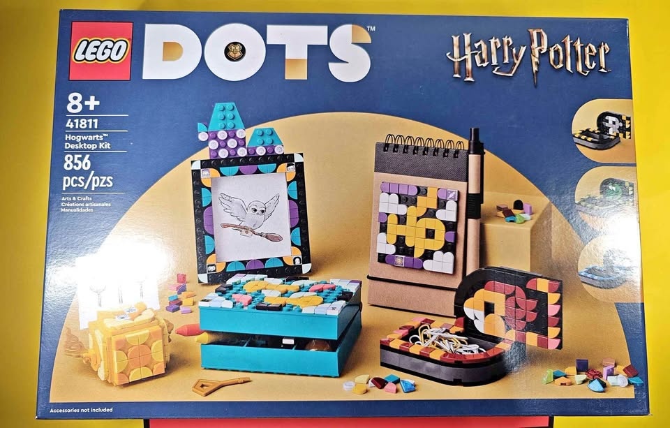 LEGO DOTS Hogwarts Desktop Kit 41811 - New