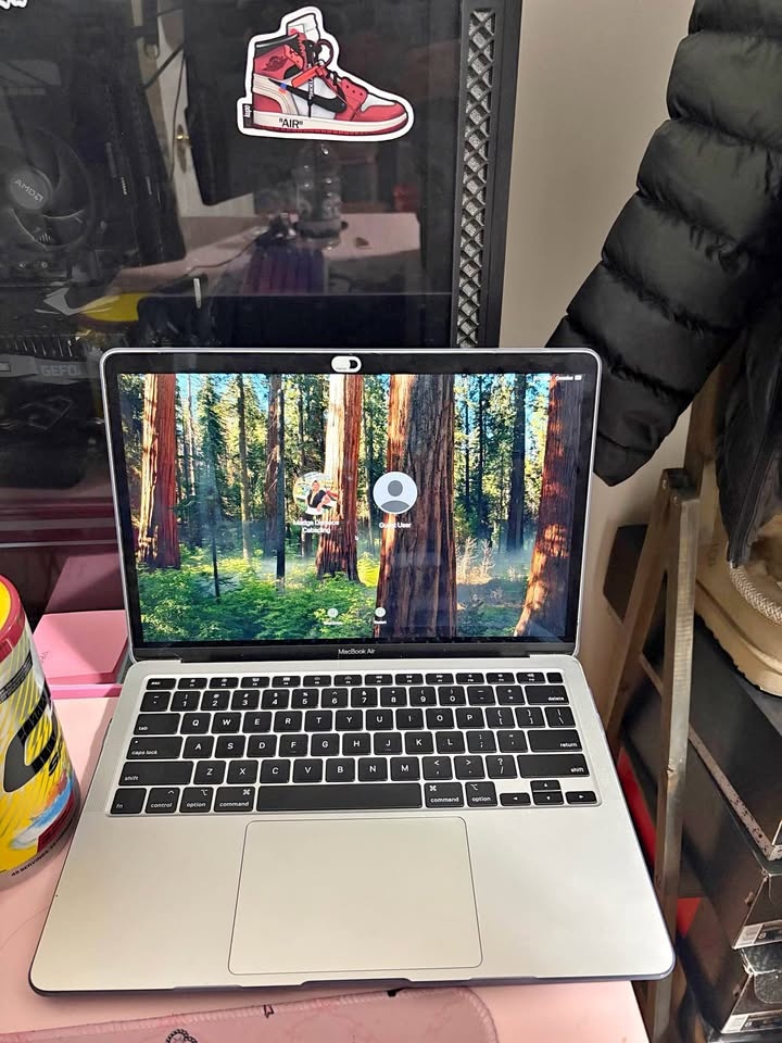 Macbook Air 2020 13 inch