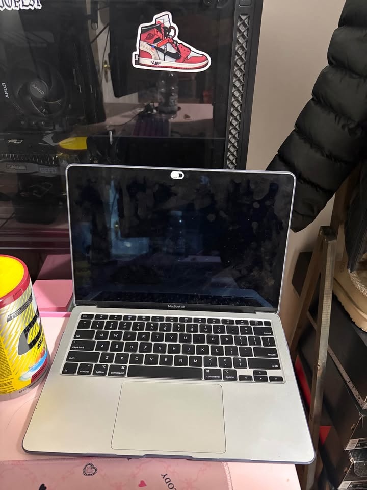 Macbook Air 2020 13 inch - photo 2