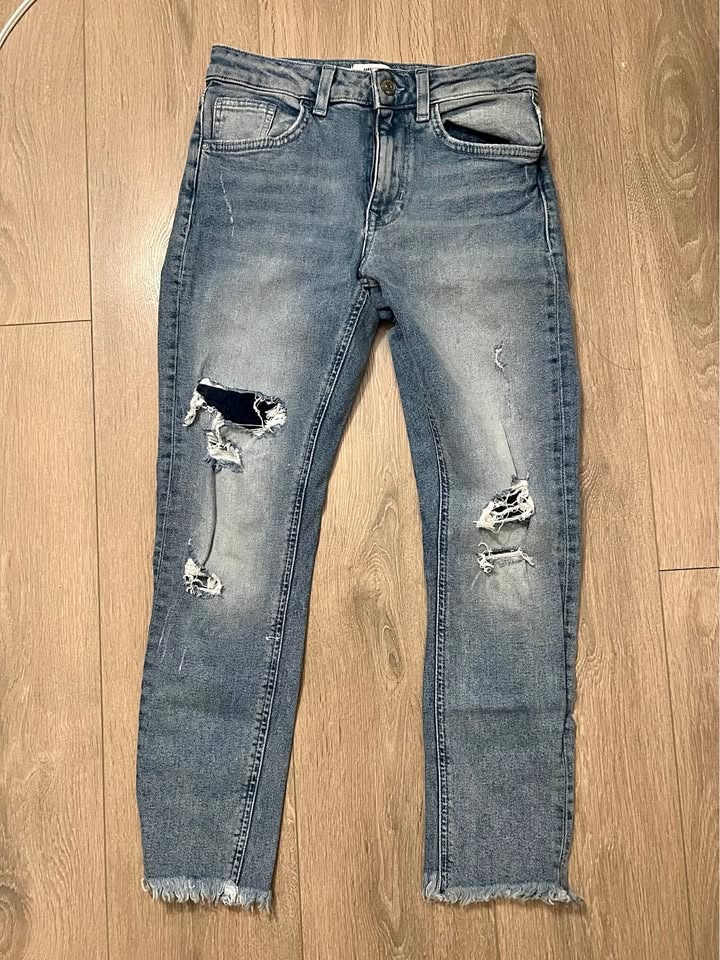Forever 21 Light Wash Distressed Denim Jeans - 27" - photo 2