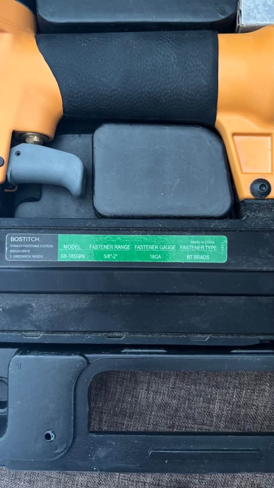 BOSTITCH NAIL GUN - photo 3