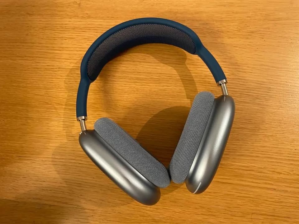 Apple AirPods Max Gen 2 Midnight colour