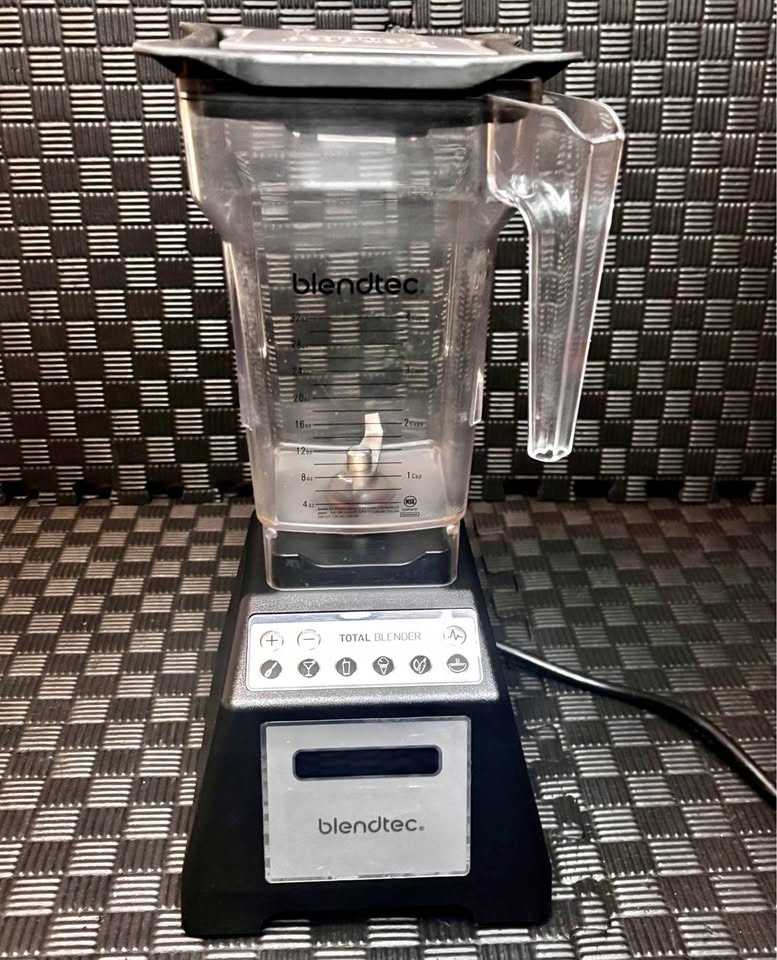 Blendtec Classic Total Blender - Like New, Smoothies to Soups+