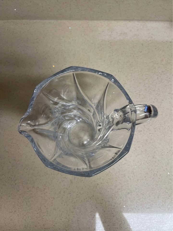 Heavy Clear Cut Glass Pitcher with Plastic Flowers Set - photo 4