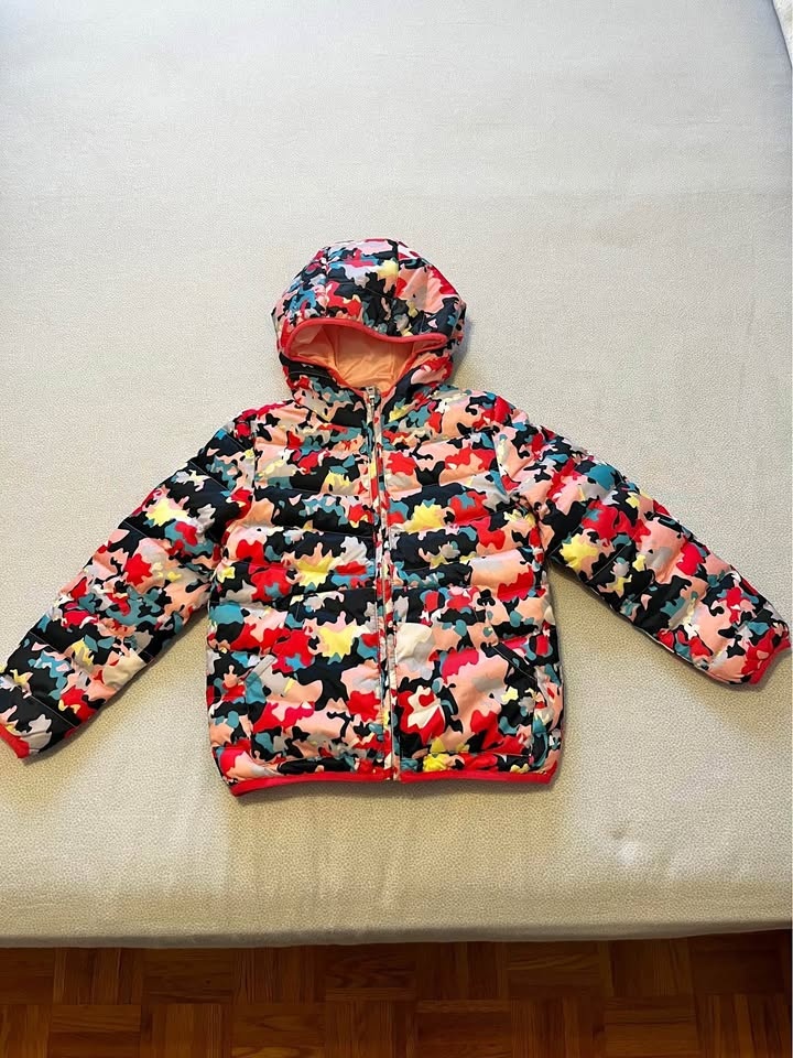 White goose down girl’s light jacket ( size 130 )