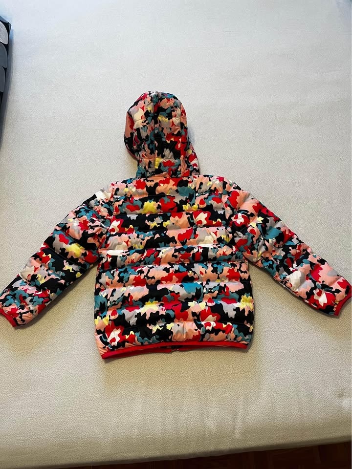 White goose down girl’s light jacket ( size 130 ) - photo 2