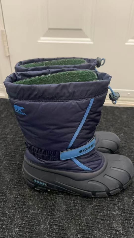 Sorel Youth Flurry Snow Boots - Size 7 - photo 2
