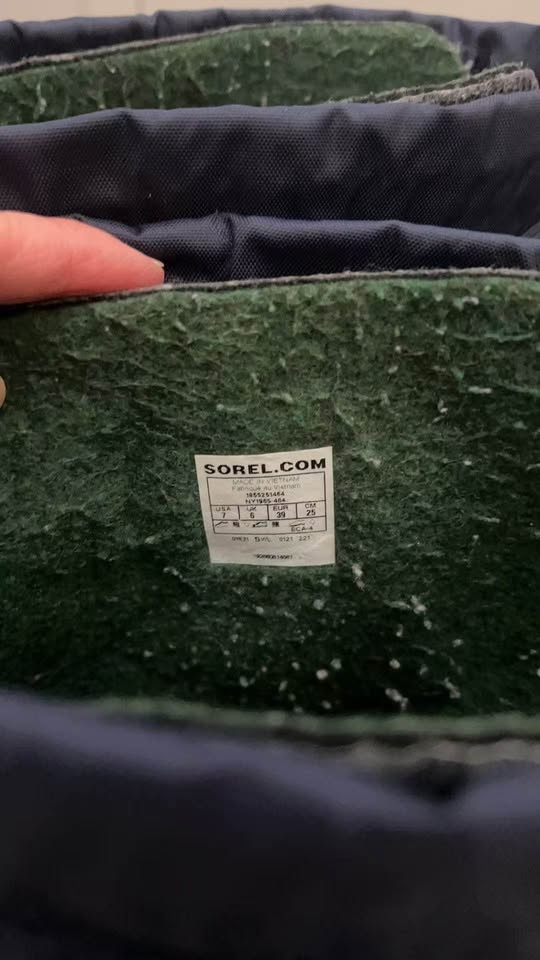 Sorel Youth Flurry Snow Boots - Size 7 - photo 3