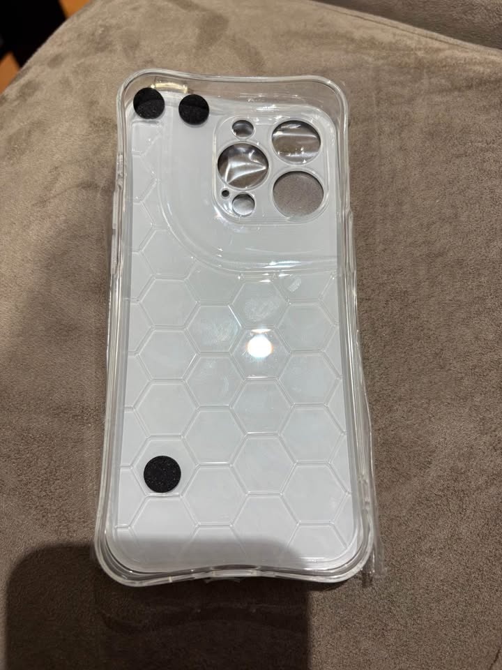 iPhone 14 Pro Case (Hello Kitty) - photo 3