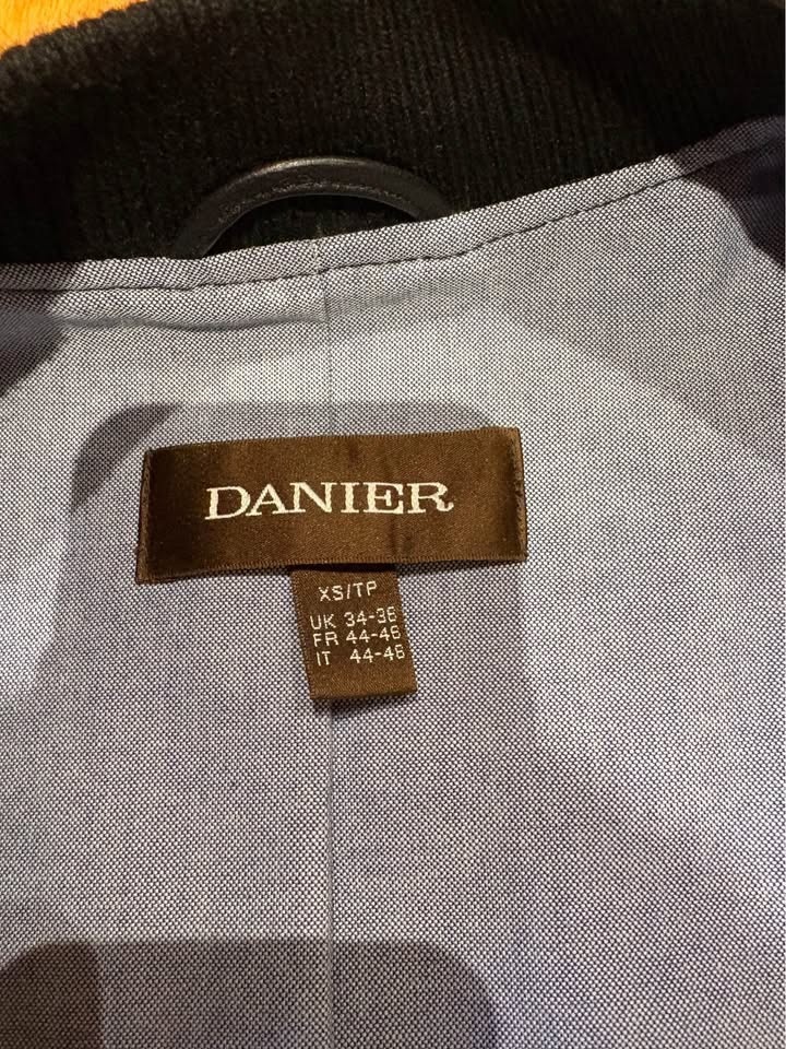 Danier leather jacket (men XS) - photo 4