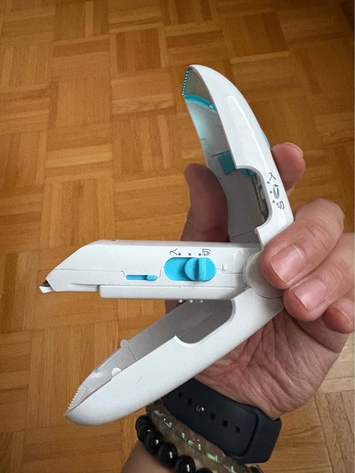 Panasonic ER3300P SAFE AND EASY Infant Baby Hair Cut - photo 4