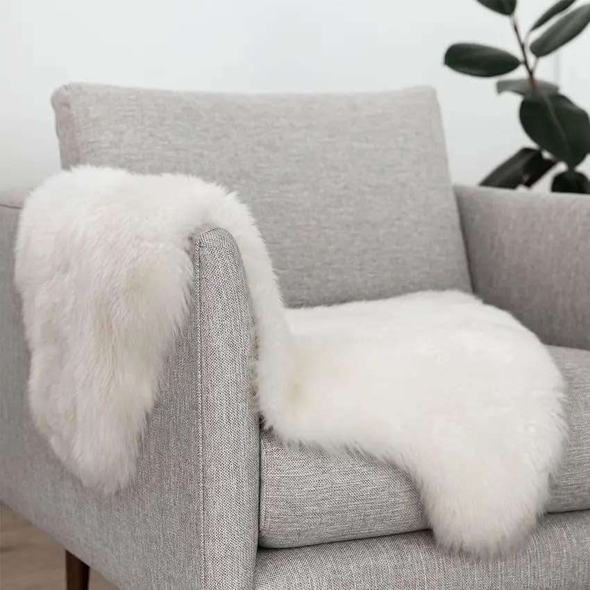 Australian Sheepskin Rugs 2x3’ (set of 2) - photo 2