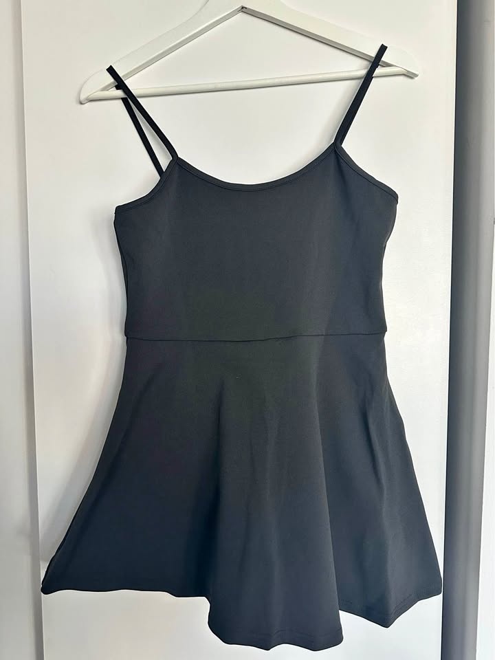 Black dress with pockets