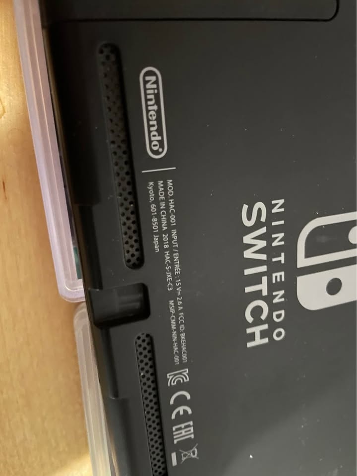 Nintendo Switch + 3 Games Bundle - photo 3