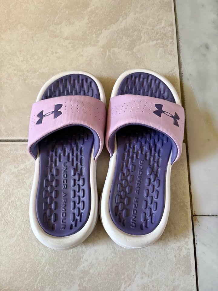 Under Armor Girls Slides Size 11 + Free New Pair