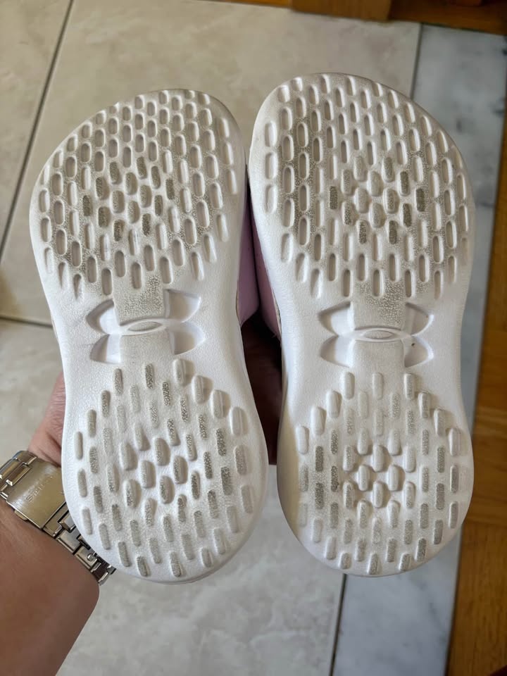 Under Armor Girls Slides Size 11 + Free New Pair - photo 2