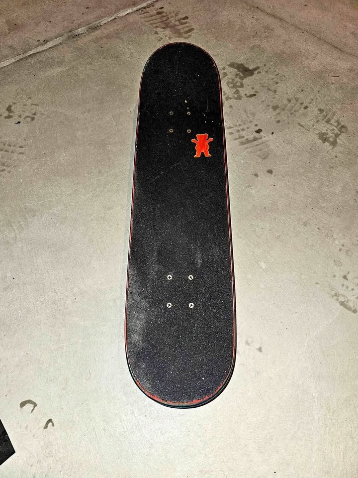 Skateboard (Complete) – Floral Design – Good Condition