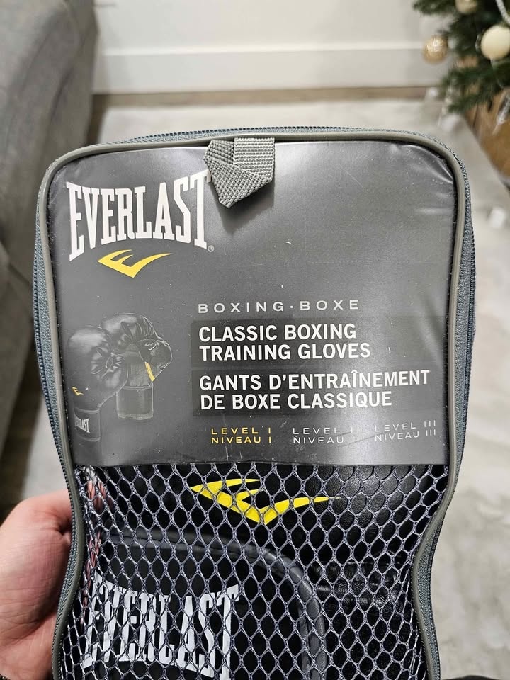 NEW Everlast Classic Boxing Gloves + Carry Bag - photo 2