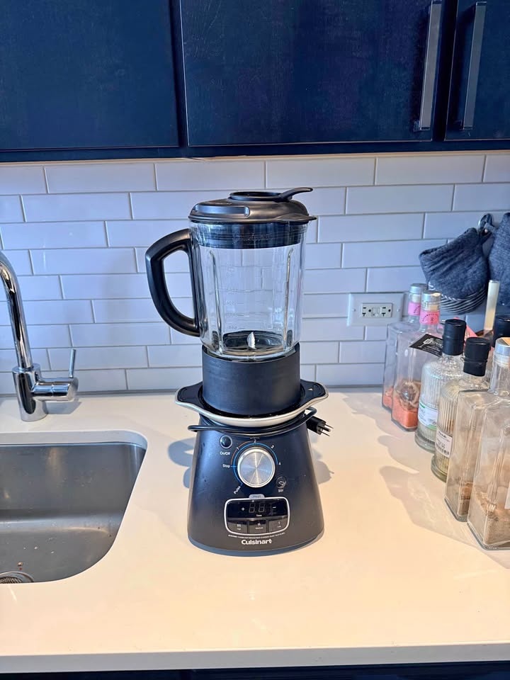 Cuisinart Heated Blender / Soup Maker – Excellent Condition