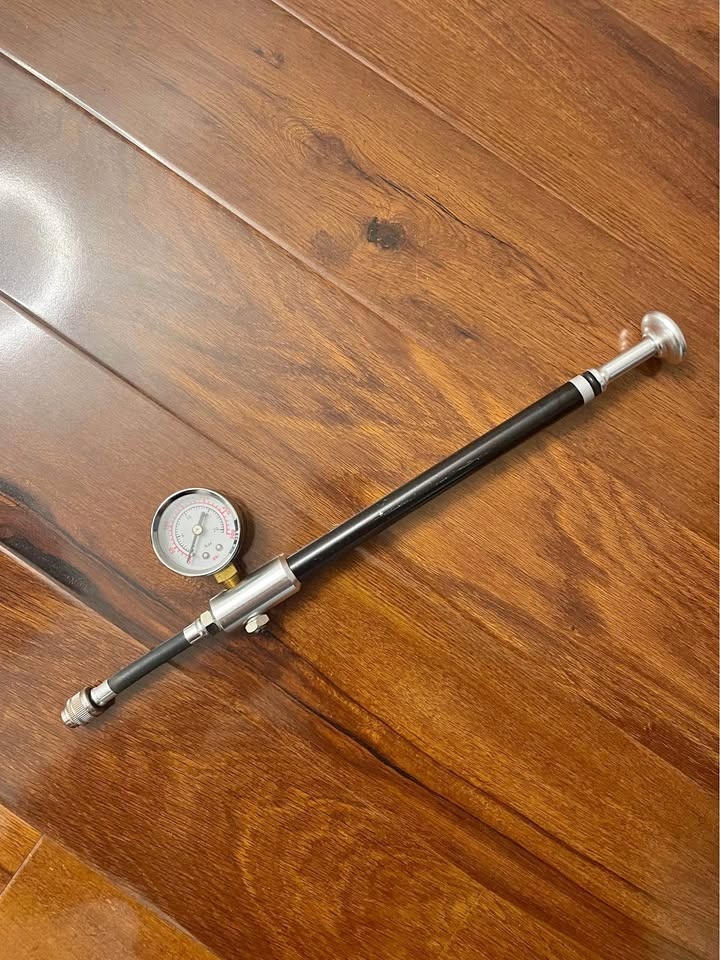 Shockair 300 Shock Pump for Suspension