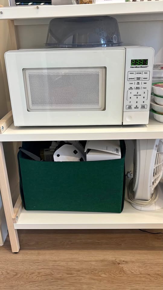 Hamilton Beach Microwave 700W
