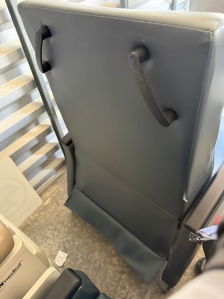 Oasis Treatment Recliner blue - photo 3
