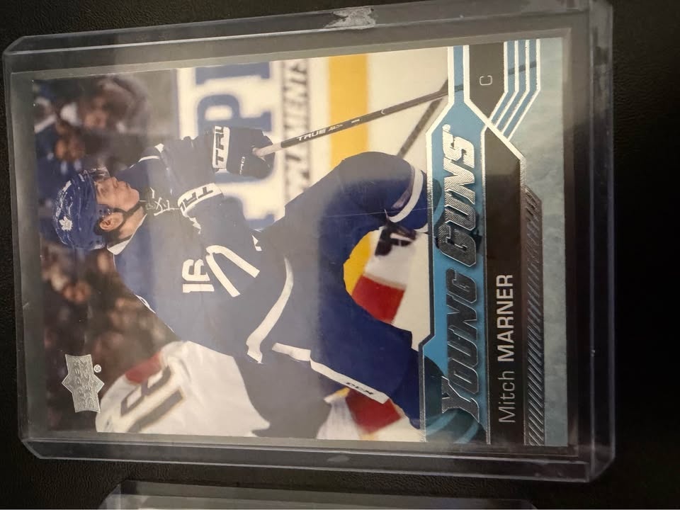 Hockey and Football Card Lot - photo 3