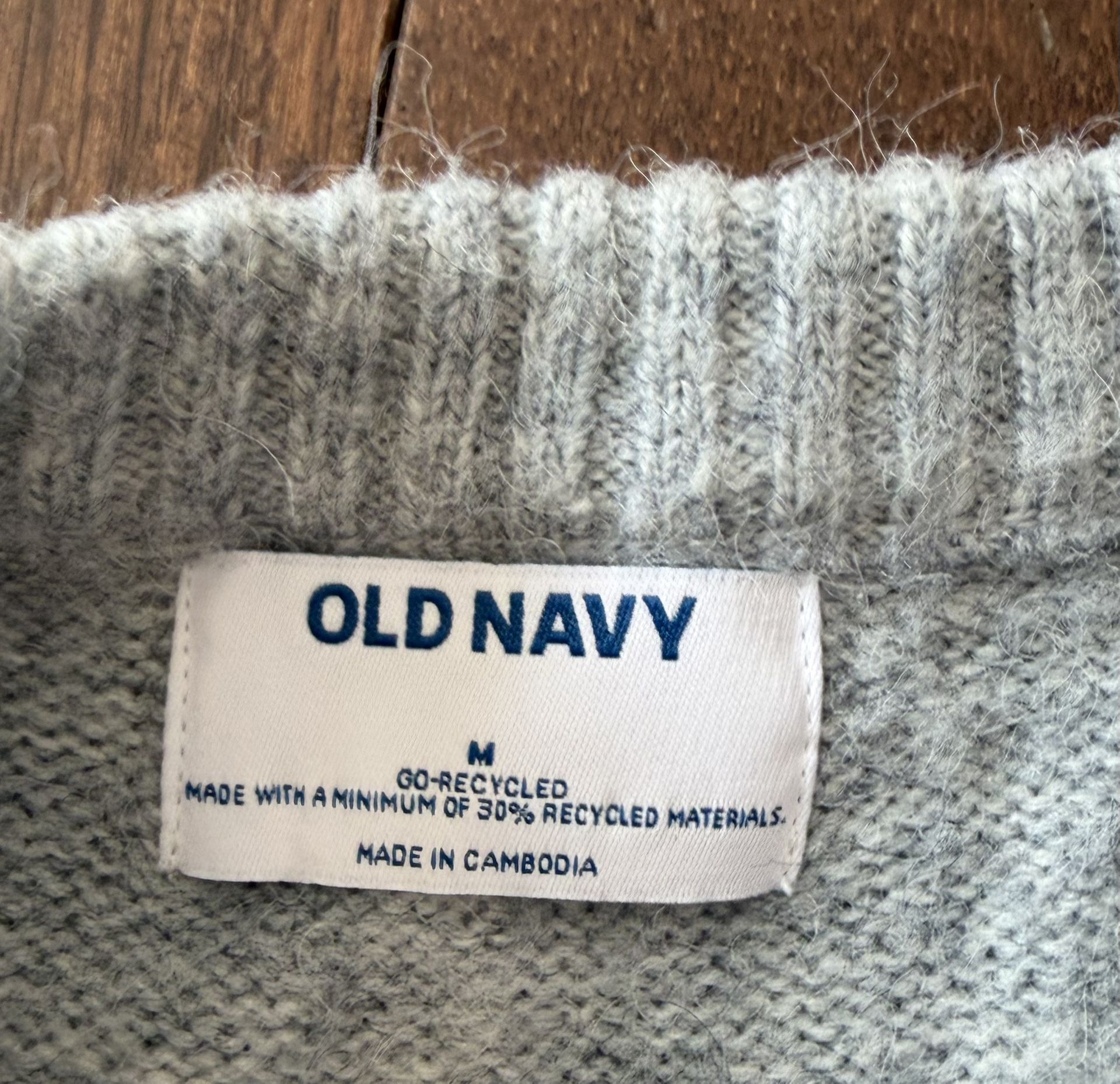 Valentine’s Day! Women’s Medium Cropped Heart Sweater from Old N - photo 3