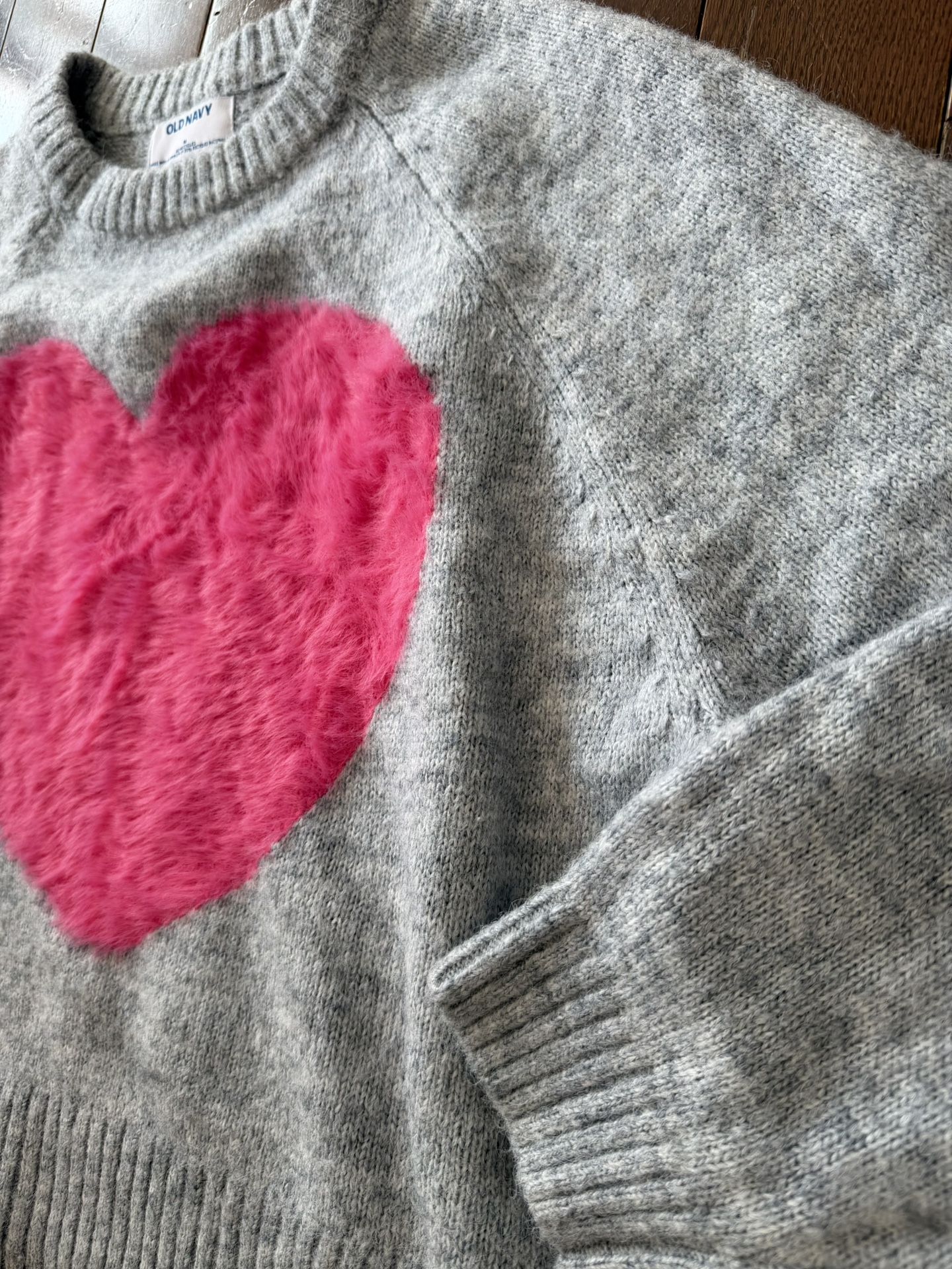 Valentine’s Day! Women’s Medium Cropped Heart Sweater from Old N - photo 4