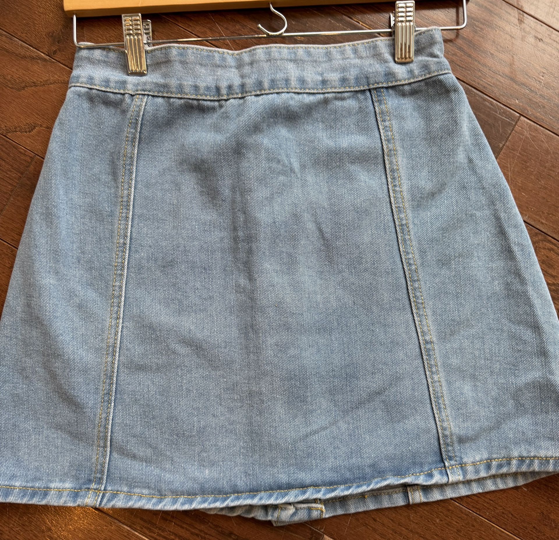 Women’s Small Denim Button Front Jean Skirt $8 - photo 4