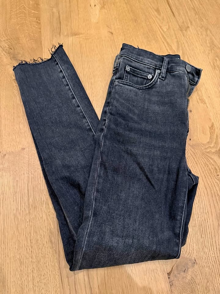 Aritzia Denim Forum Lola High Rise Skinny Jeans